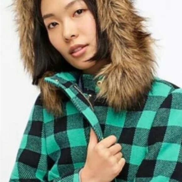 NWOT. J. Crew Italian Cloth Buffalo check green/black, faux fur (removable) - Picture 5 of 7